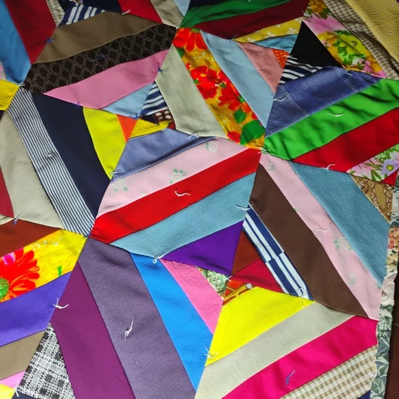 Vintage Handmade Quilt 66x50 Colorful 1970s–80s Era - Picture 8 of 10